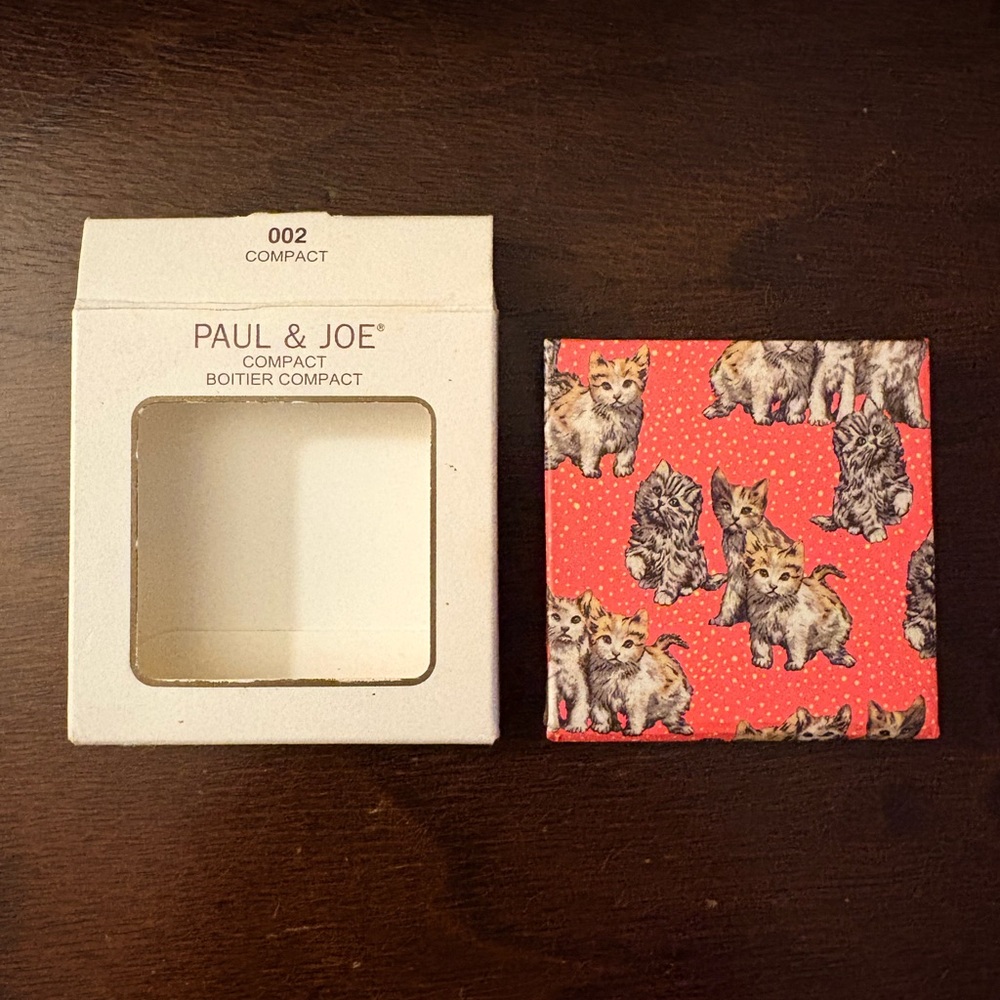Paul & Joe compact -BNIB